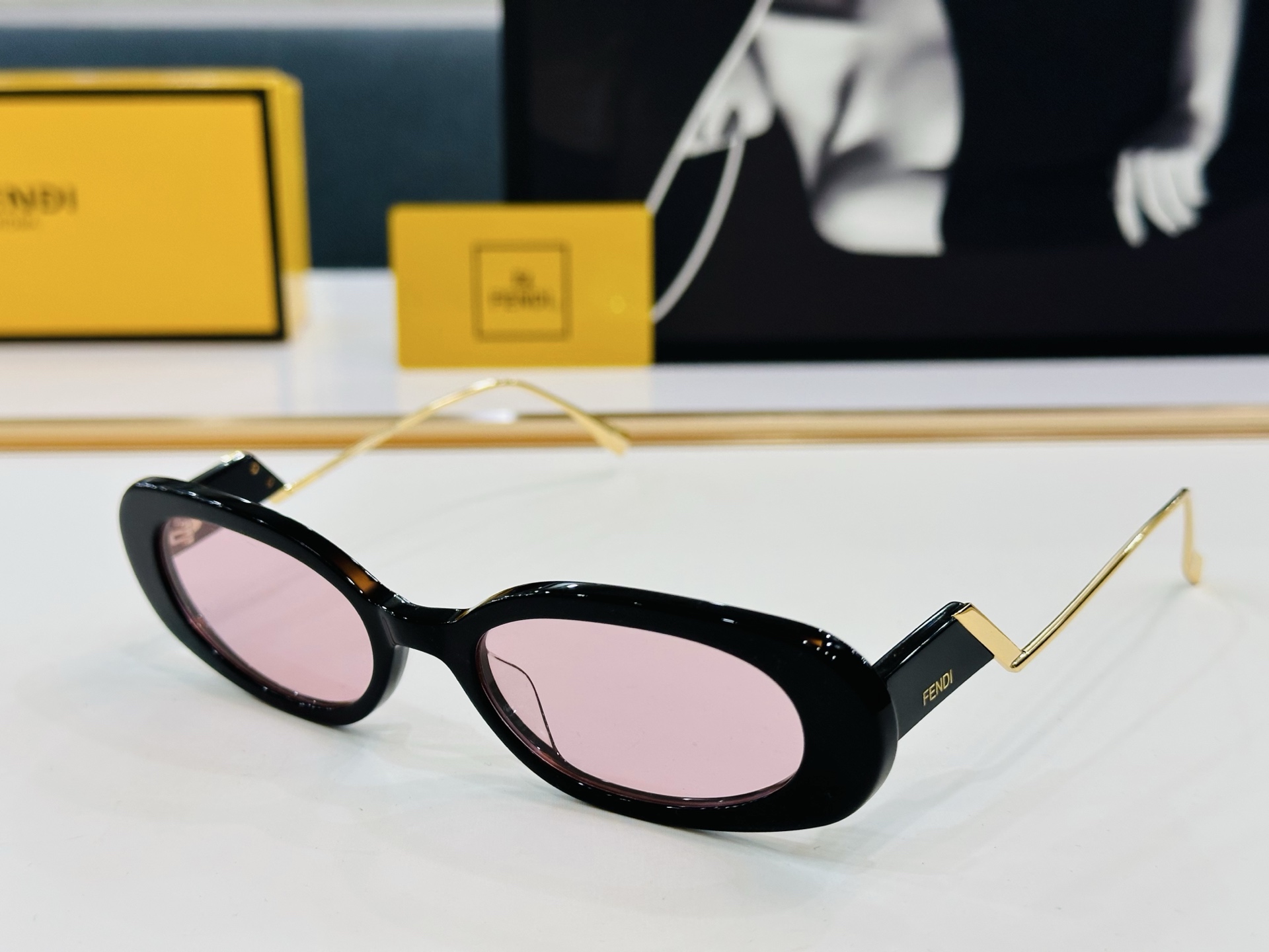 TOP FENDI Sunglasses - 5 Color