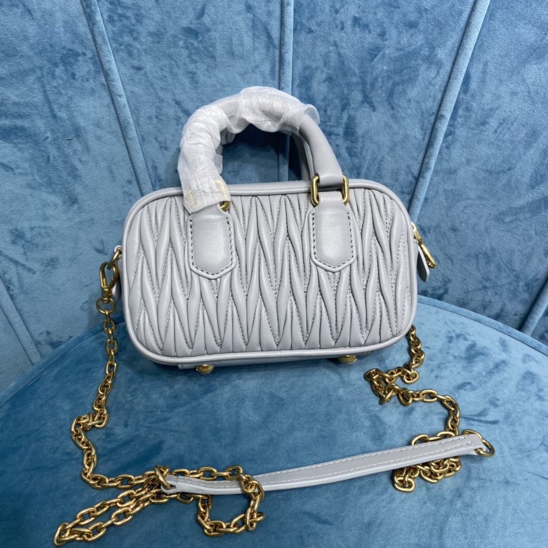 TOP Miu Miu Lambskin Too Pretty Bowling Handbag 17 x 10.5 x 5 cm - 5 Color