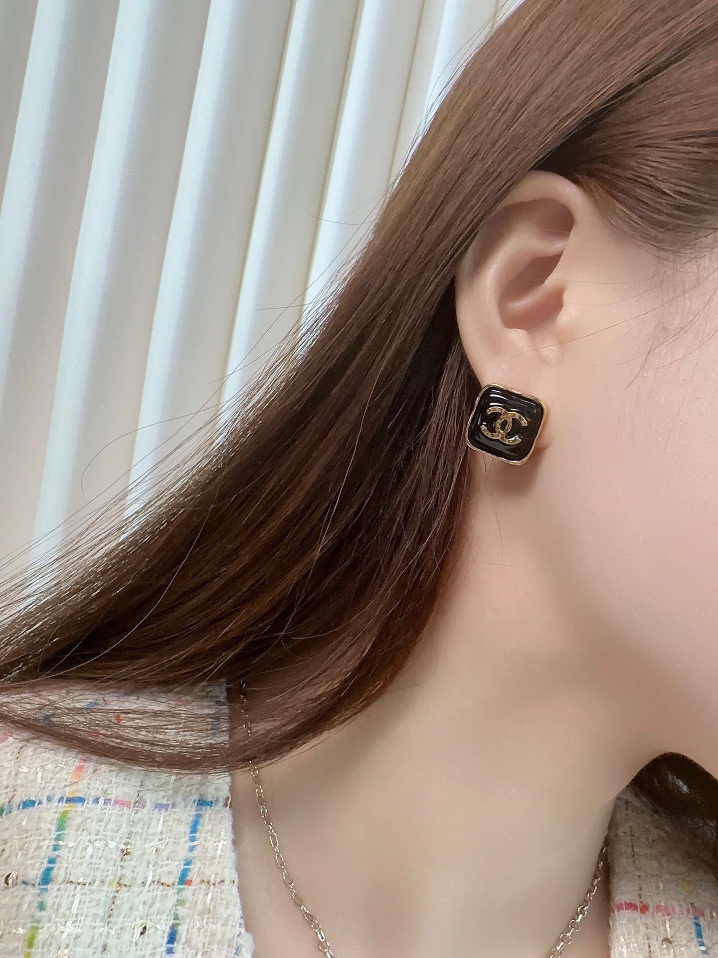 TOP CHANEL Black Gold Sugar Cube Earrings