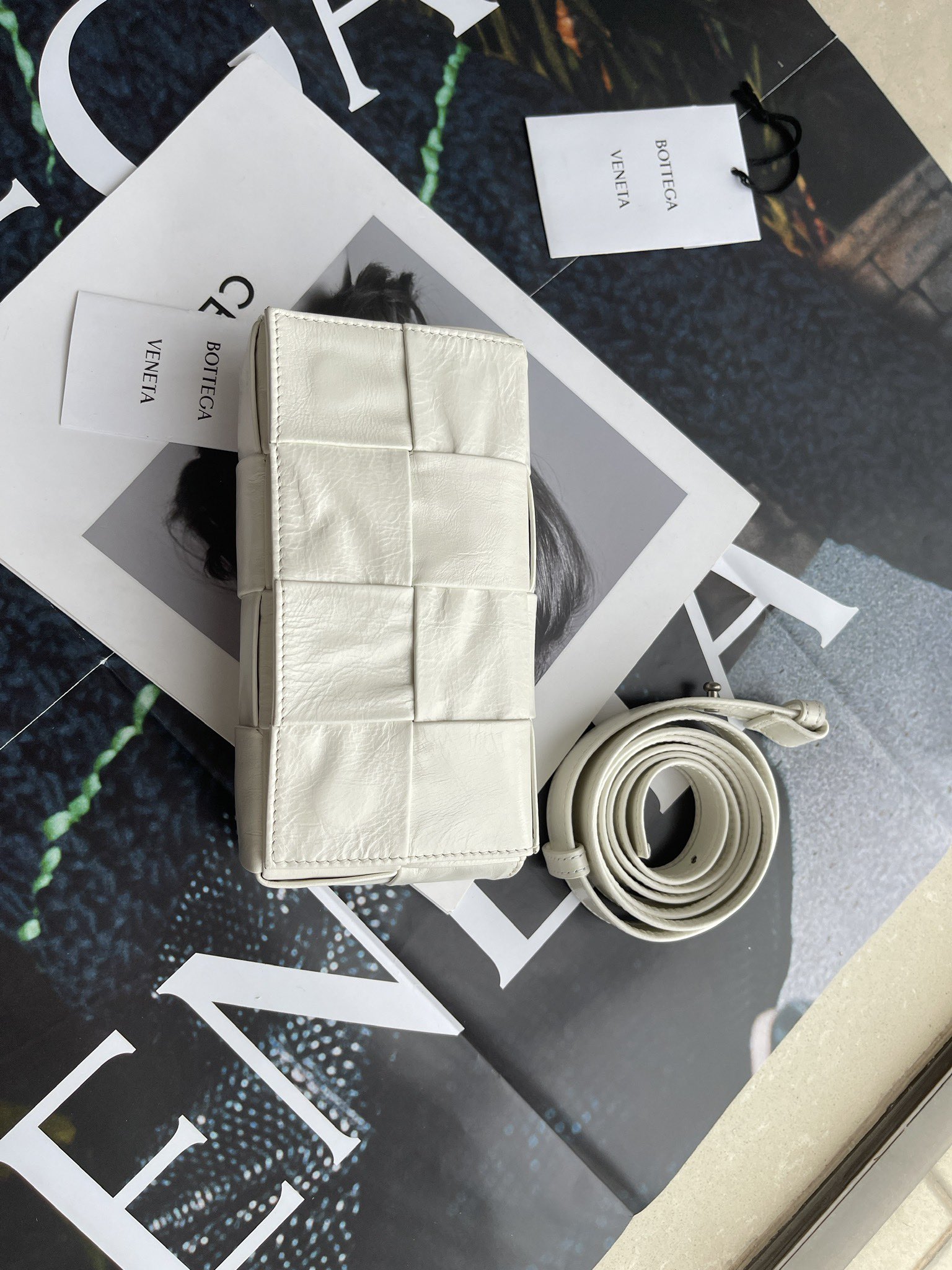 TOP Bottega Veneta BV Cassette Bags - White