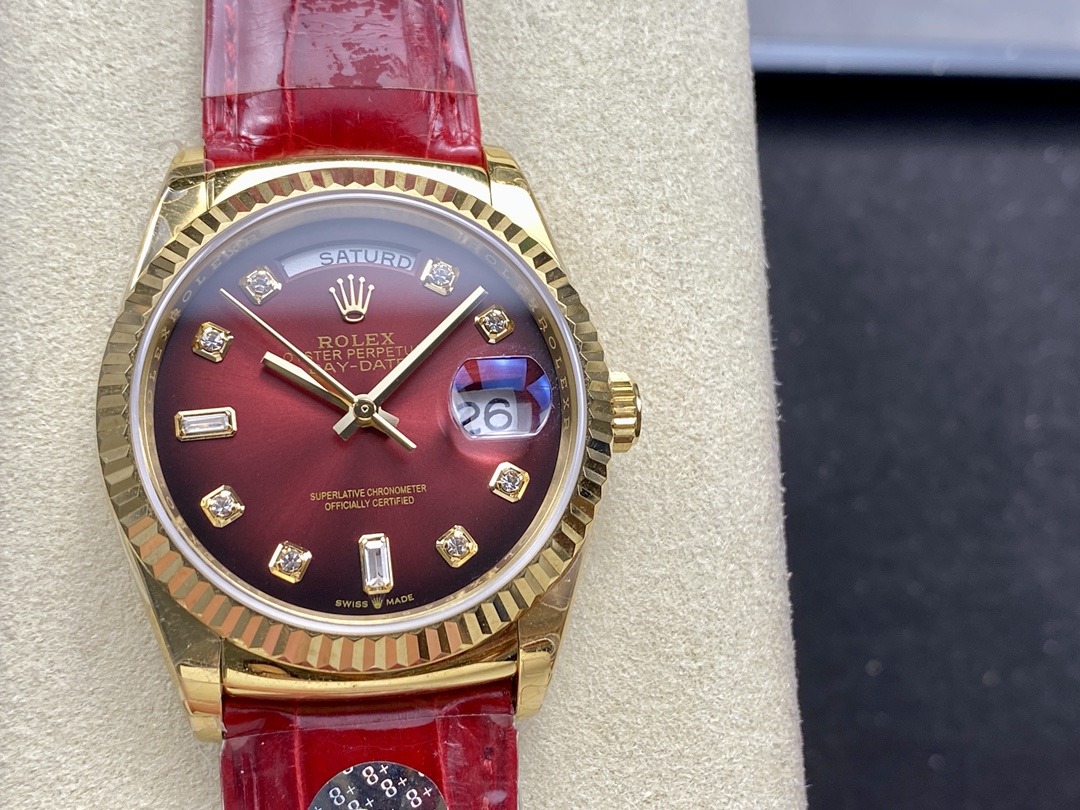TOP ROLEX  Day-Date Yellow Gold Bezel Watch 36mm - Red