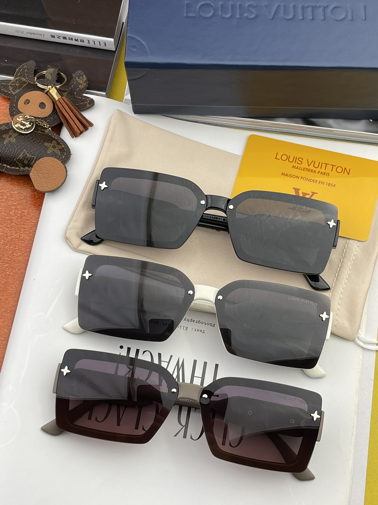 TOP Louis Vuitton LV Sunglasses  - 3 Color