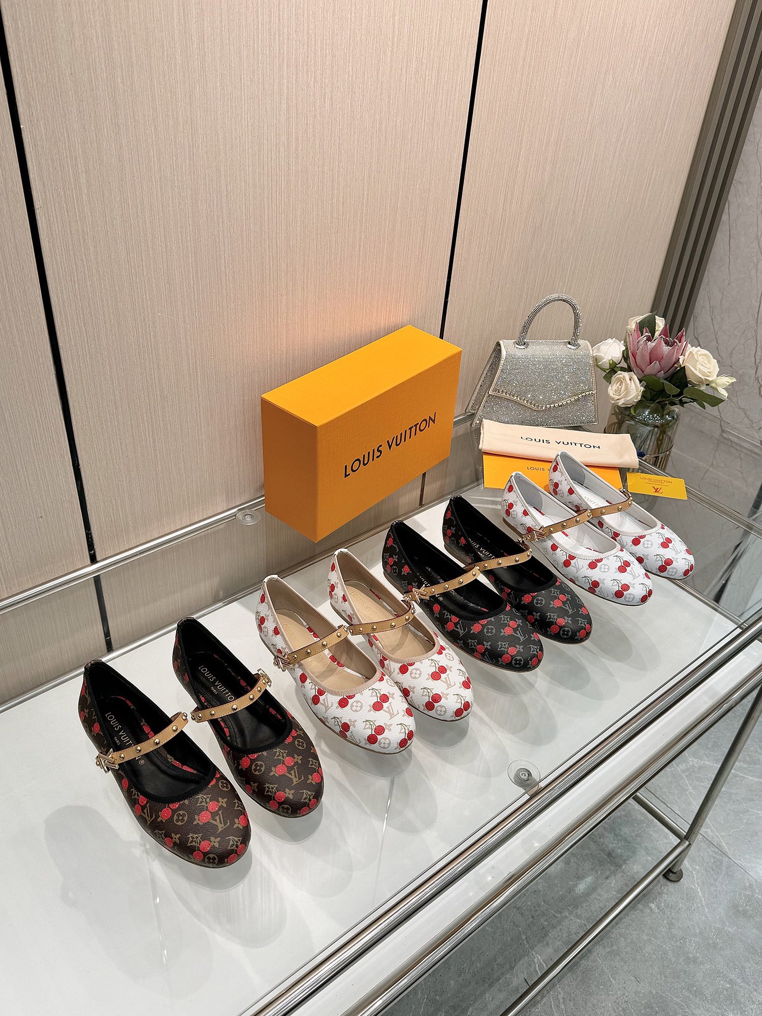 TOP Louis Vuitton LV Cherry Flats - 4 Colour