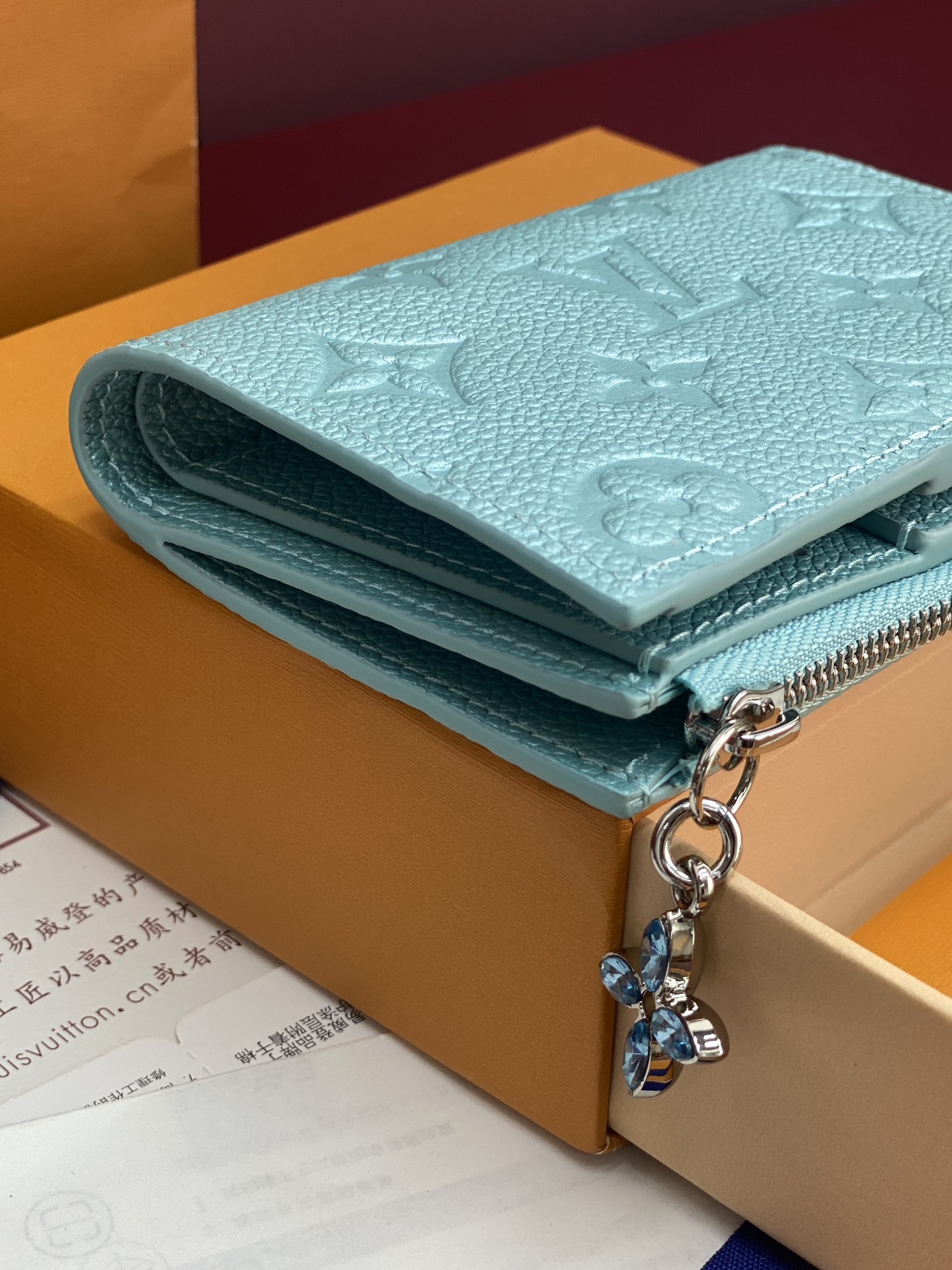 TOP Louis Vuitton LV Lisa Wallet 11.5x9x1.5cm - Pearlescent Blue