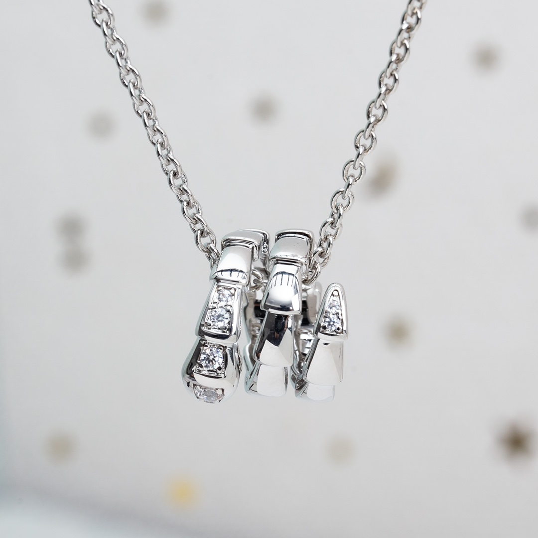 TOP BVLGARI Diamond Snake Bone Necklace - 2 Colors