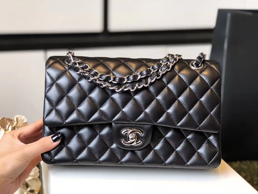 TOP CHANEL Classic Flap Bag Lambskin Medium 25.5cm – Black w SHW