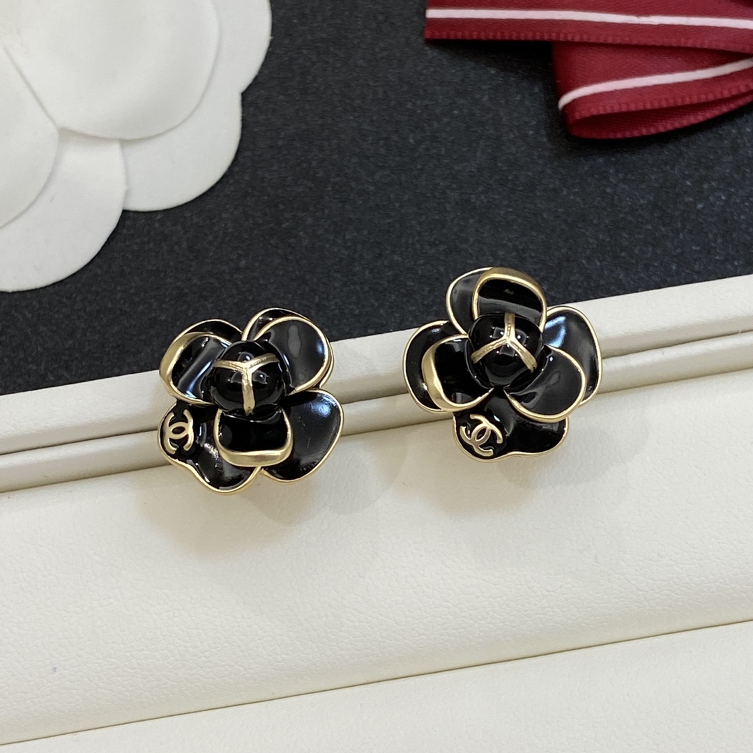TOP CHANEL Camellia Earrings-2 Colors