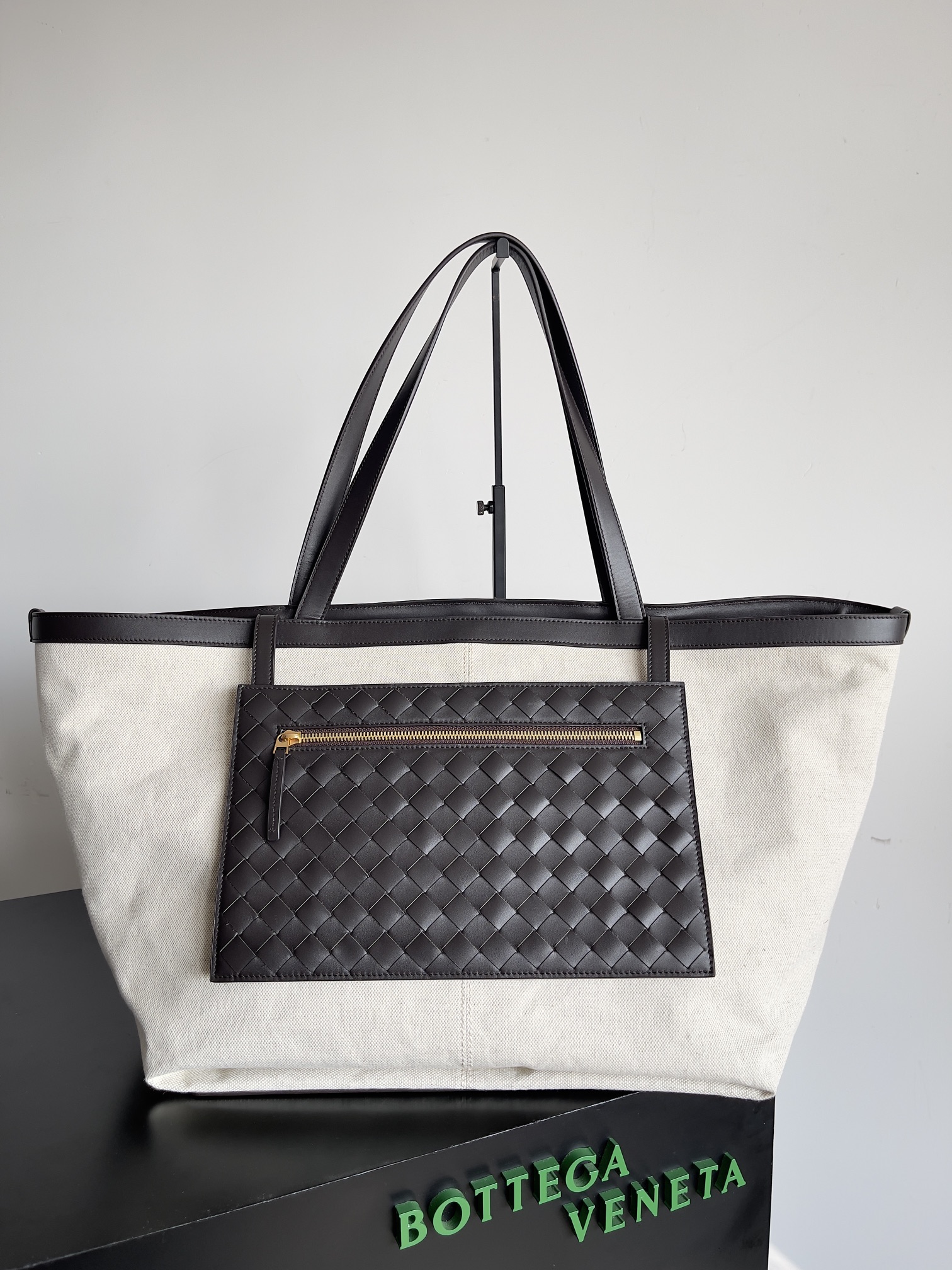 TOP Bottega Veneta BV Flip Flap Tote Bag