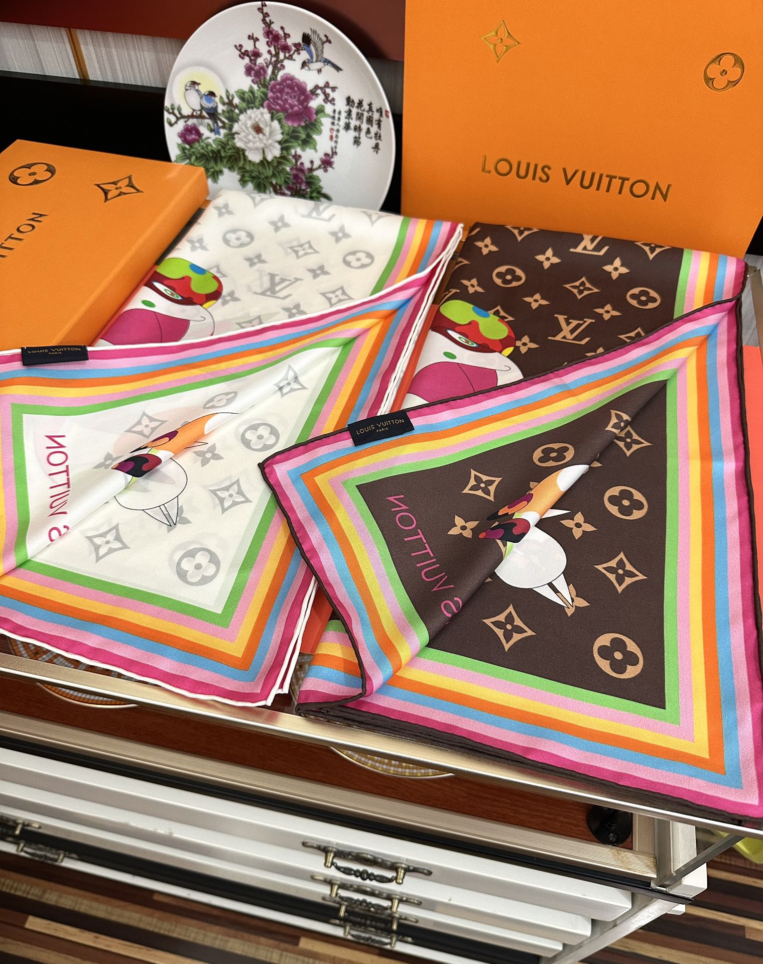 TOP Louis Vuitton LV Silk Square Scarf 90 x 90 cm - 2 Colors