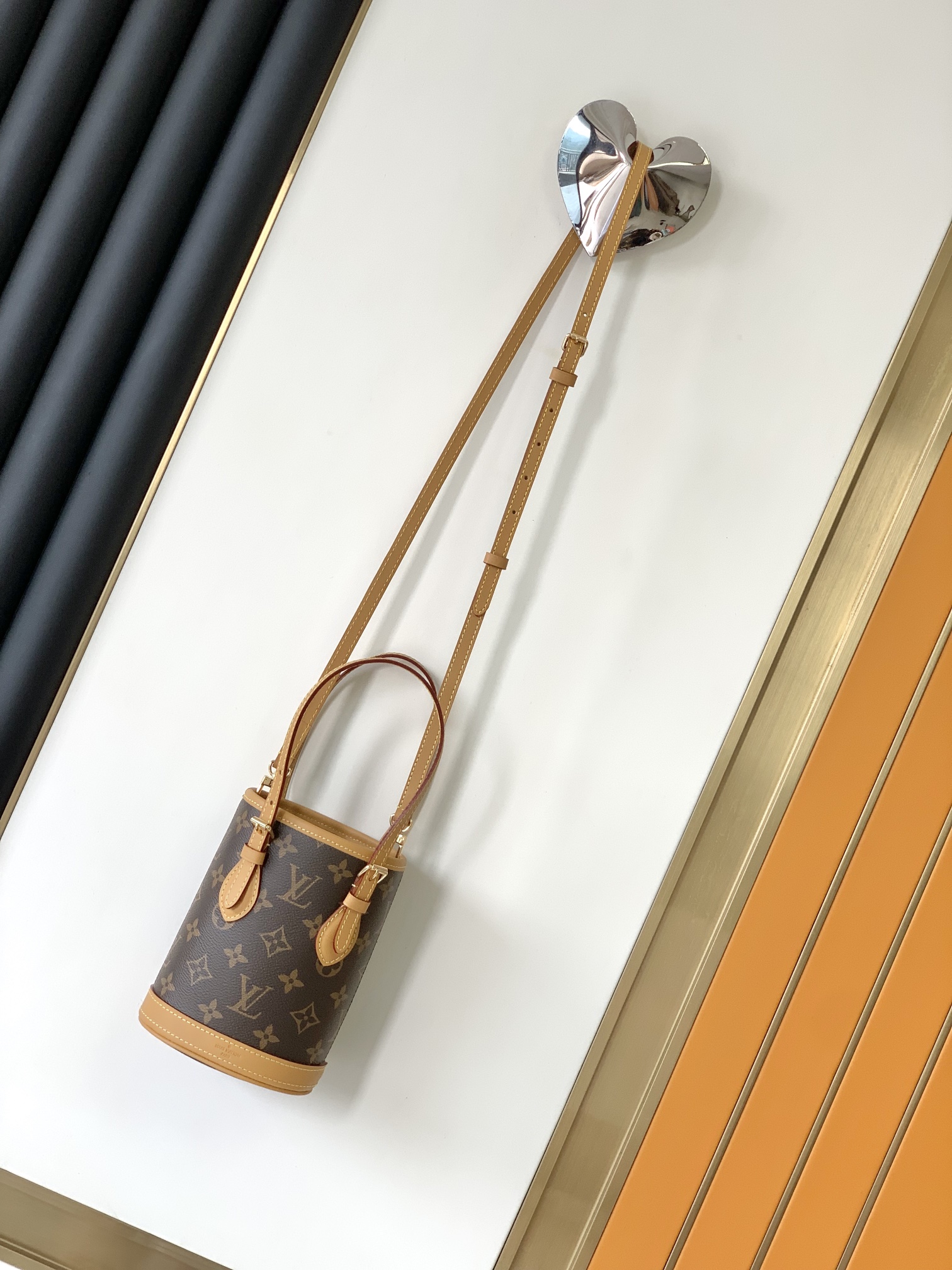 TOP Louis Vuitton LV Nano Bucket Handbags - 2 Sizes - Brown