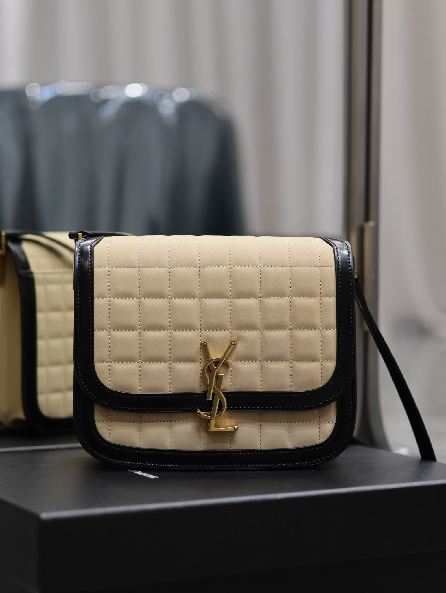 TOP Yves Saint Laurent YSL 𝑺𝑶𝑳𝑭𝑬𝑹𝑰𝑵𝑶 Handbag