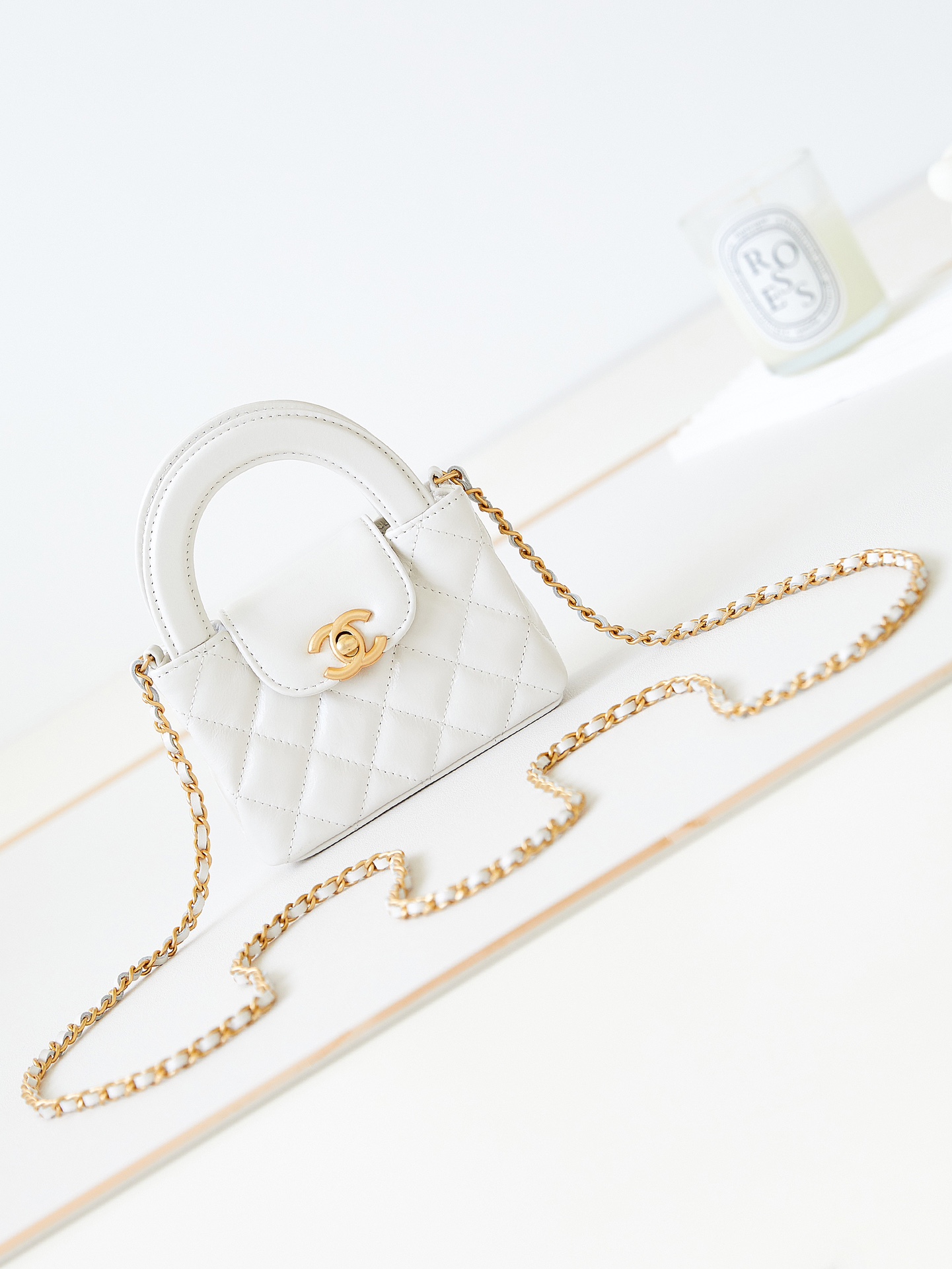 TOP CHANEL 23K Mini Handle Bag 8.3x12.5x4 cm - GHW - White