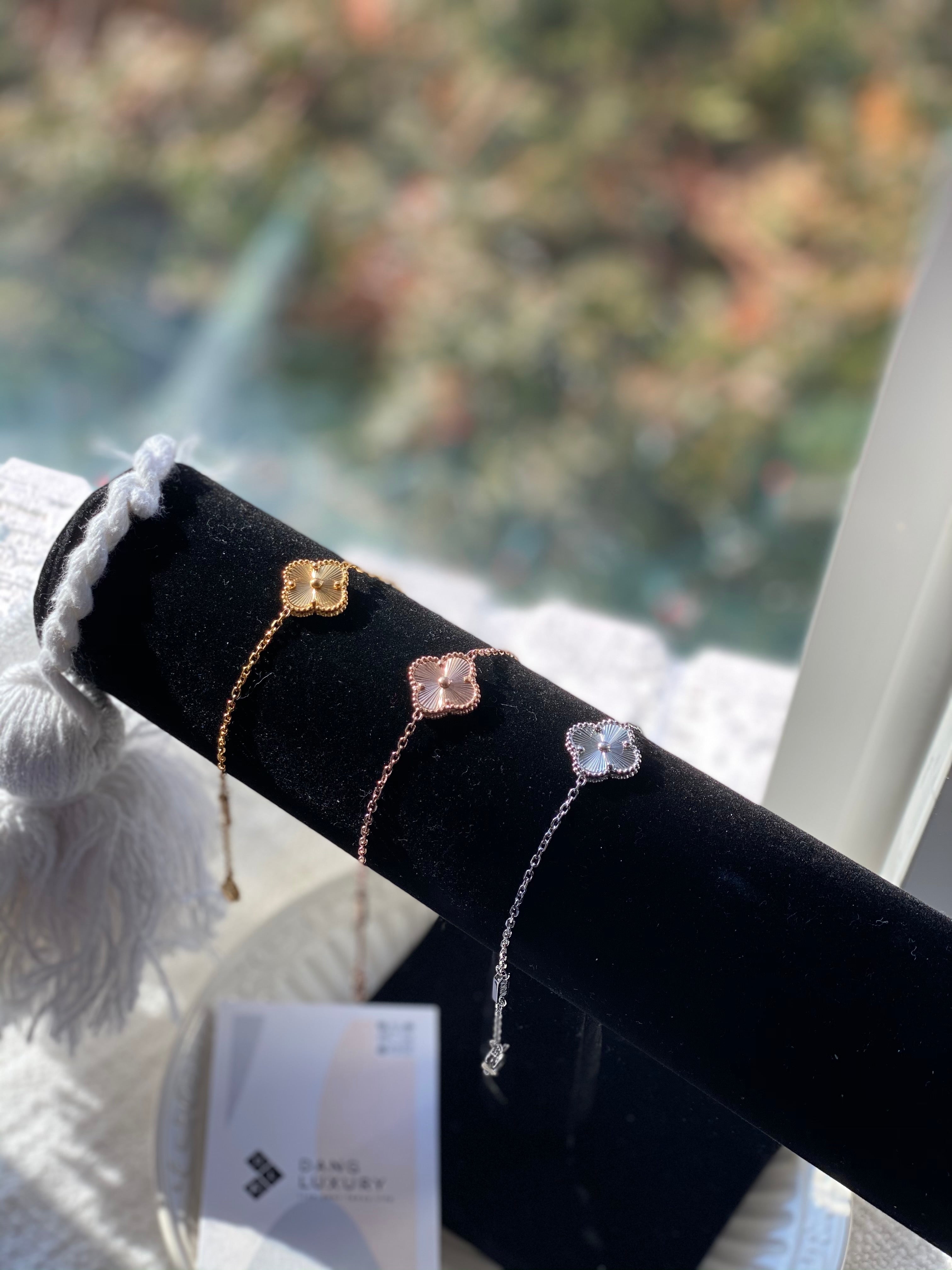 TOP VCA Vintage Alhambra 1 Motif Bracelet