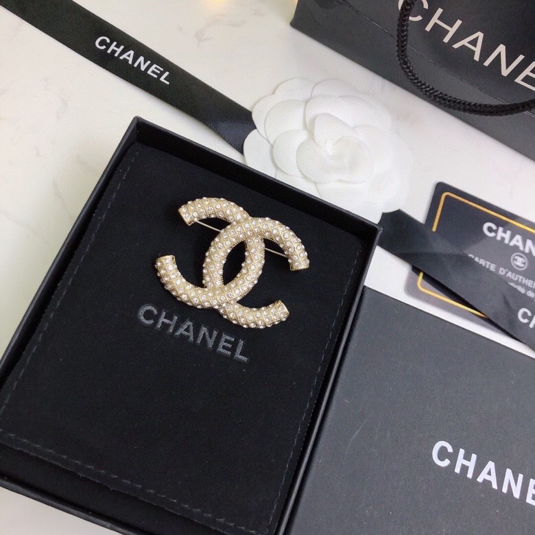 TOP CHANEL Double C Classic Brooch