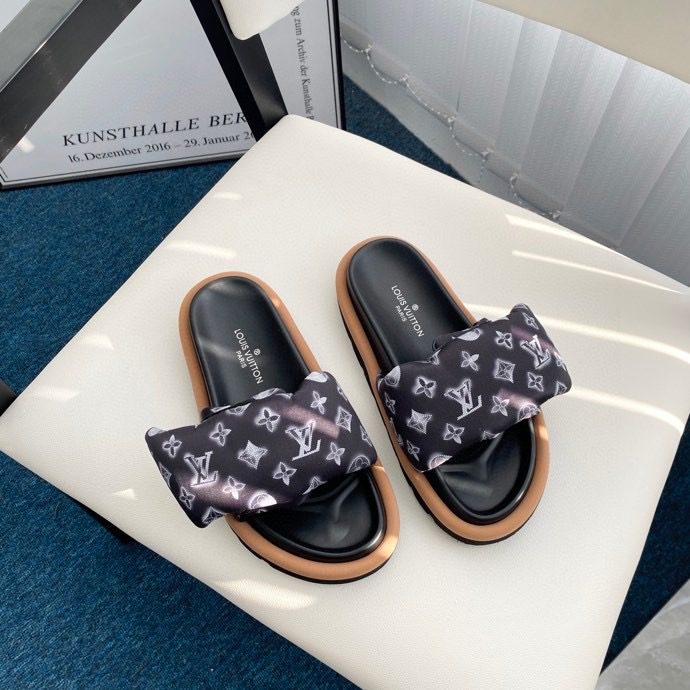 Louis Vuitton LV Pillow Casual Slippers Slide Sandal (Replica)