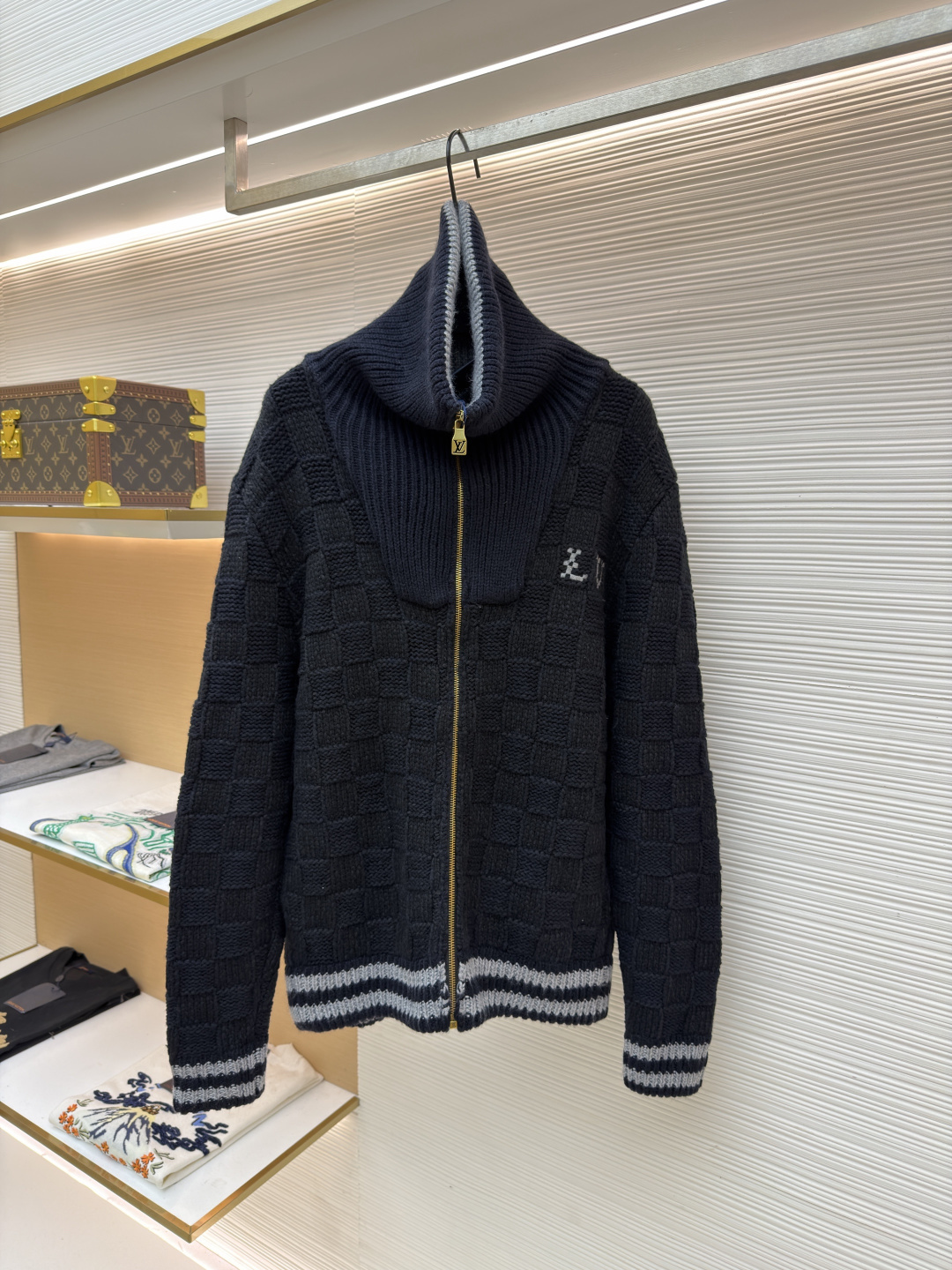 LOUIS VUITTON  针织束腰撞色罗纹衣领毛衣