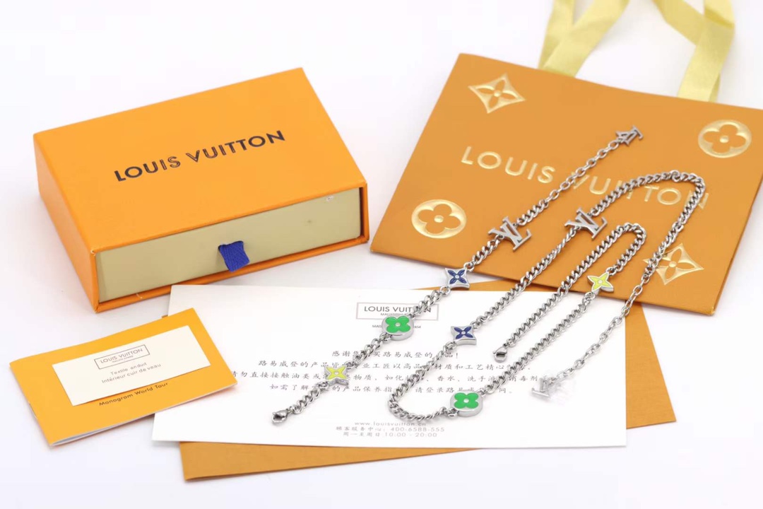 Louis Vuitton Sunrise Flower bracelet