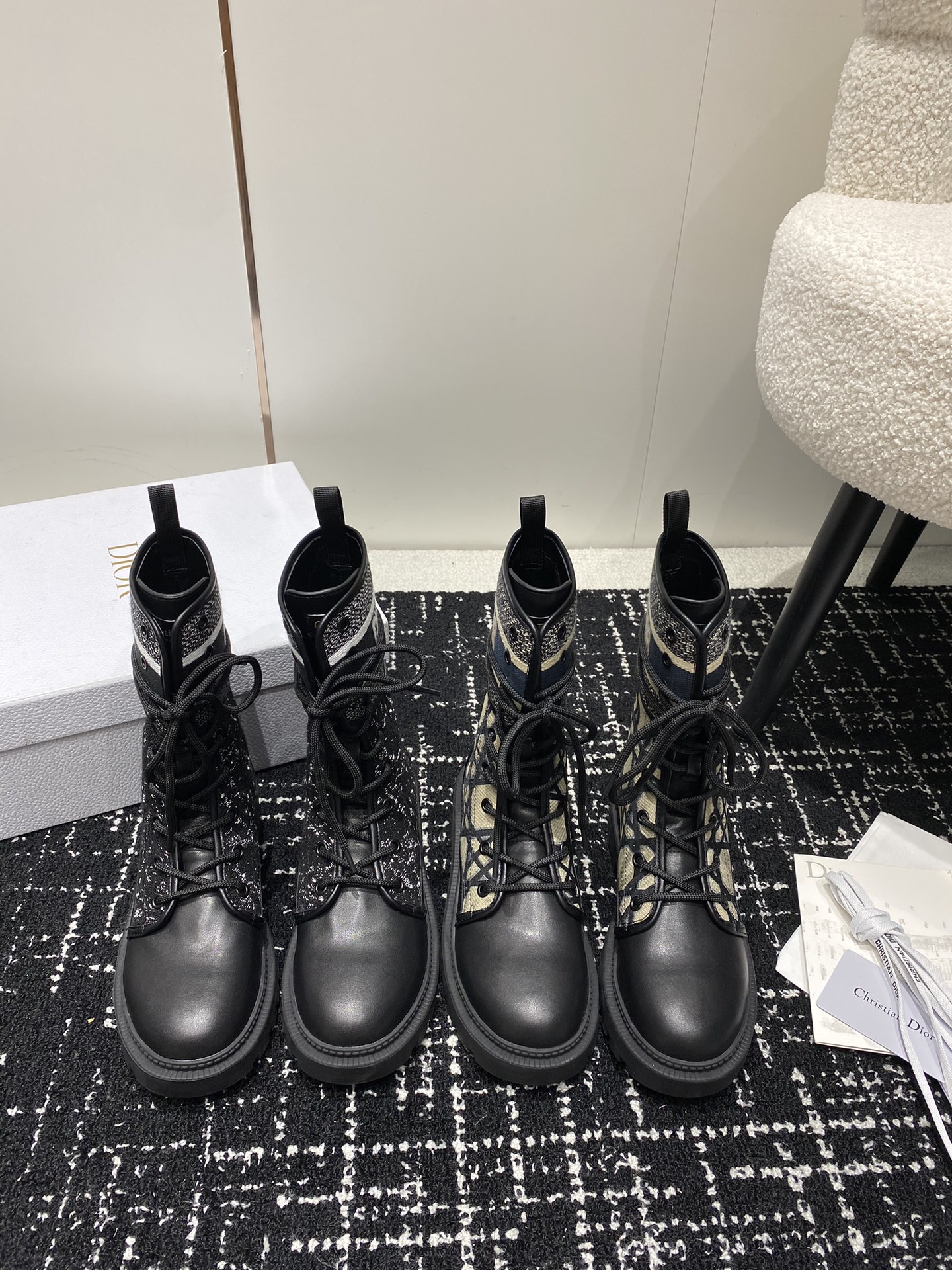 TOP Christian Dior 3D Three -Dimensional Embroidered Leather Boots - 2 Colors