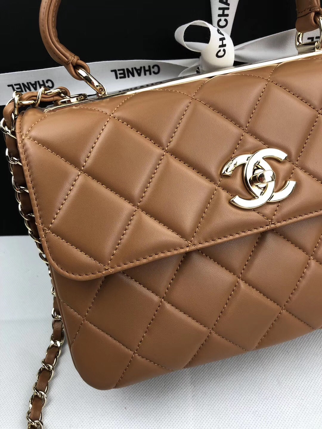 TOP CHANEL Trendy Top Handle Bag 25cm - Brown