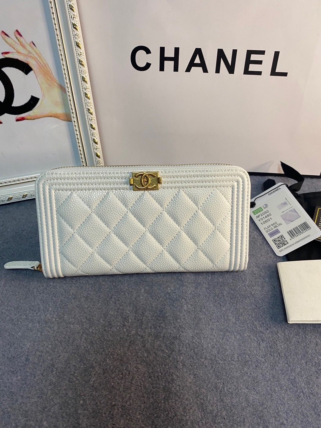 TOP CHANEL Le Boy Wallet Cowhide 10.5*19.*3cm - 2 Color