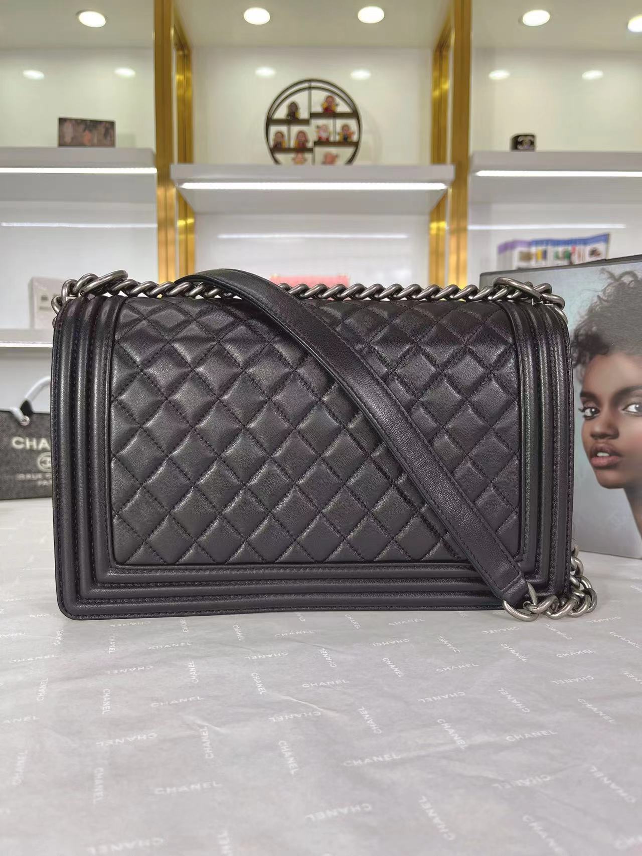 TOP CHANEL Le Boy Bag L 28cm/XL 30cm - Black & SHW