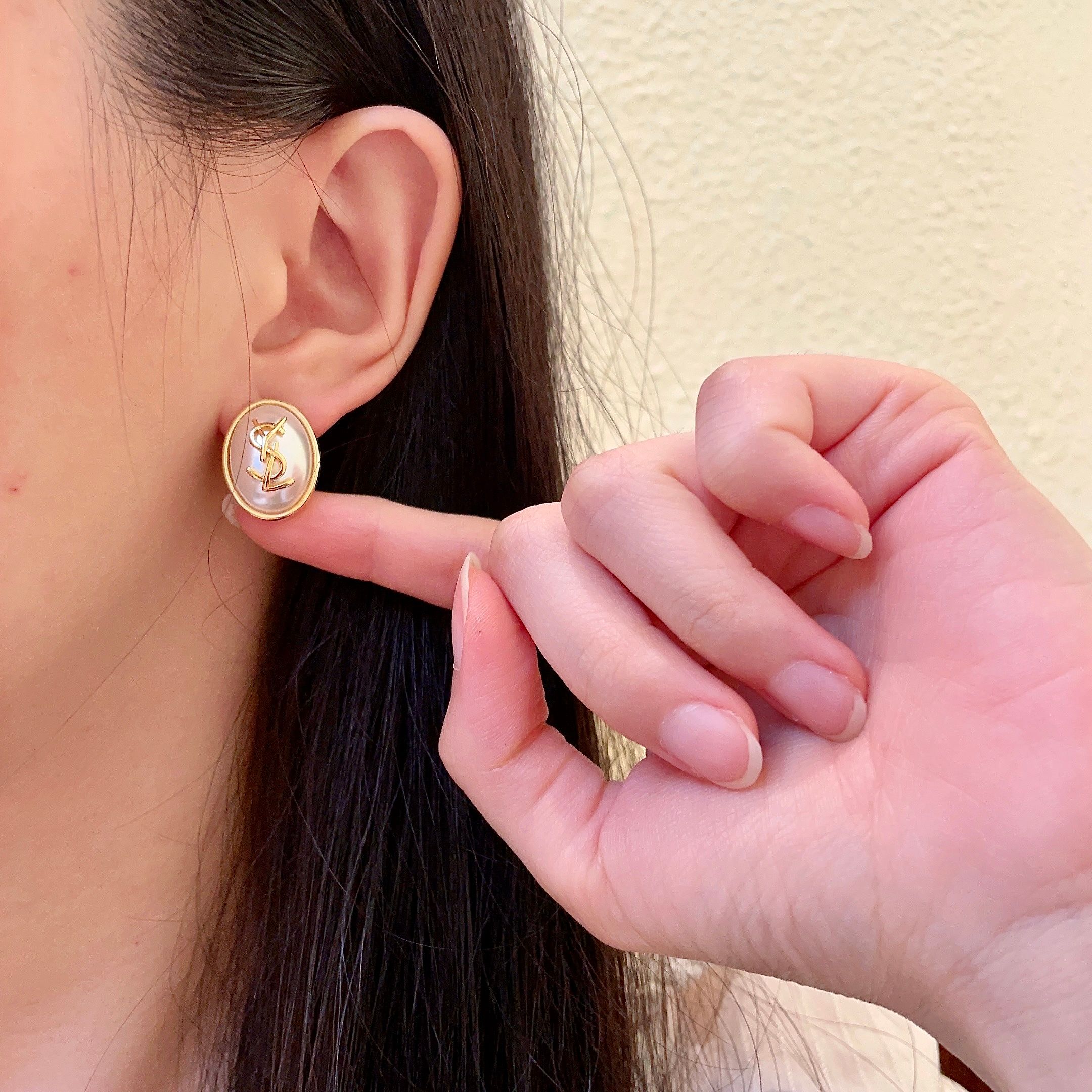 TOP Yves Saint Laurent YSL Earrings - Gold