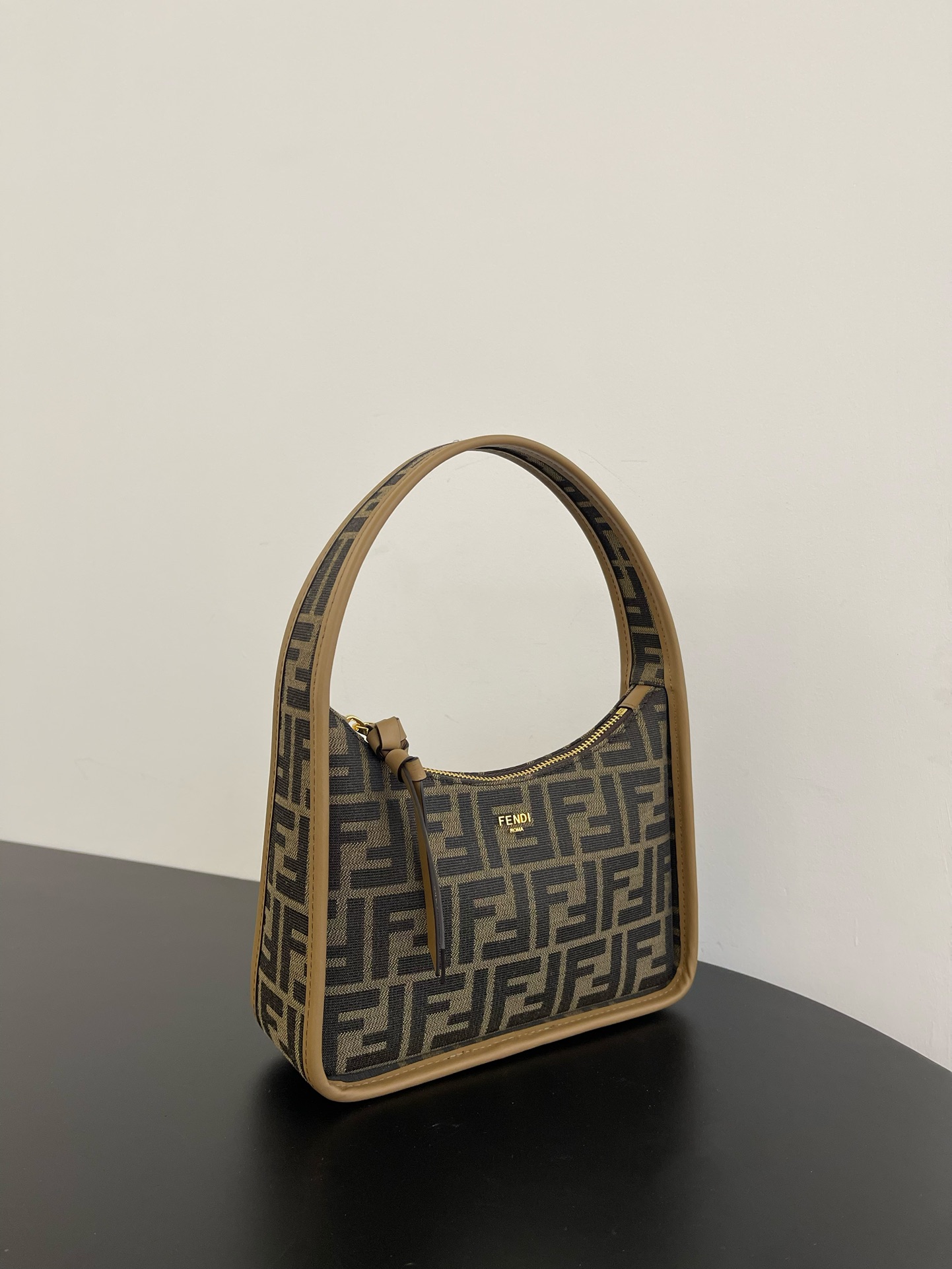 TOP FENDI Classic Mini Hobo Bag 25.5×7×28cm - GHW