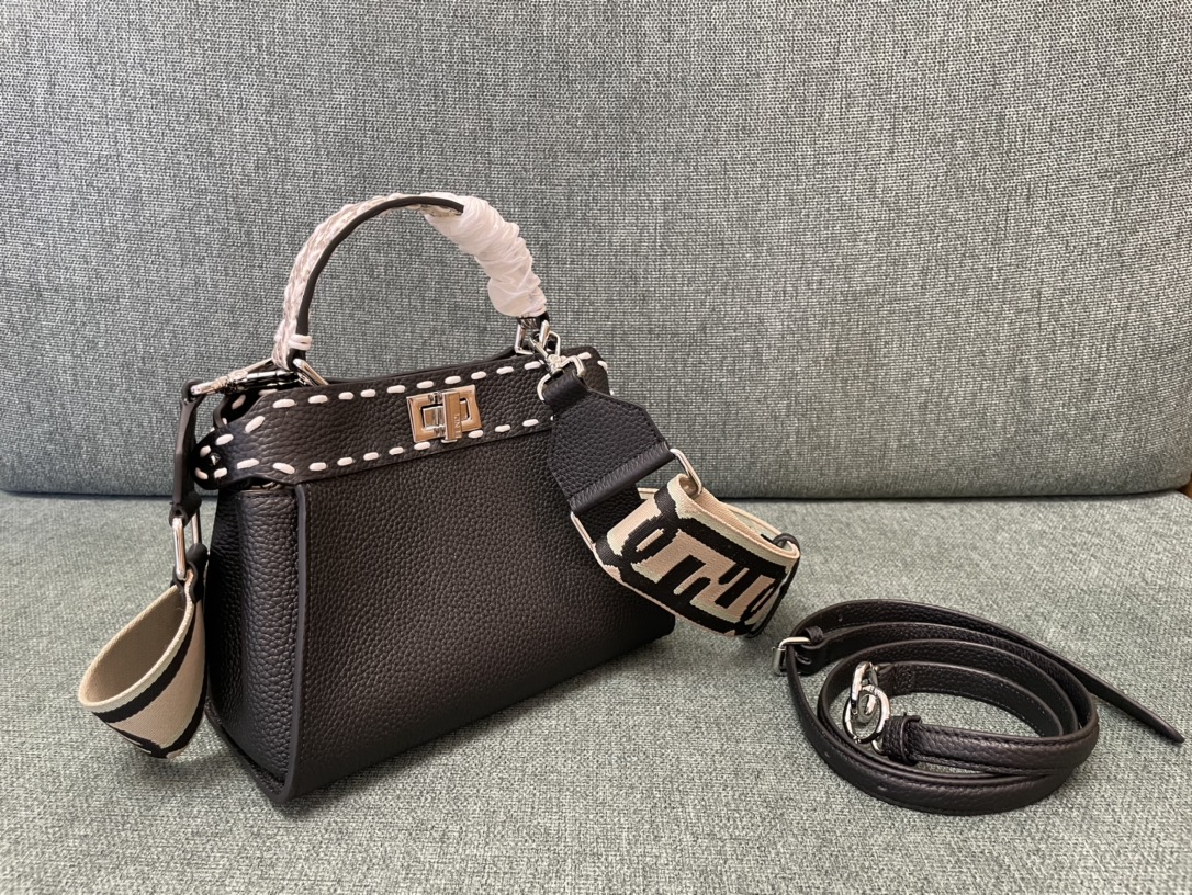 TOP FENDI Peekaboo Bag Cowhide with snakeskin wristlet Small 23x7x20cm with Handmade Outer Seams - Black