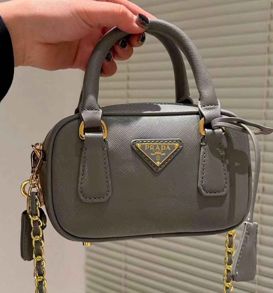 Prada Saffiano Leather Handbag（Replica）