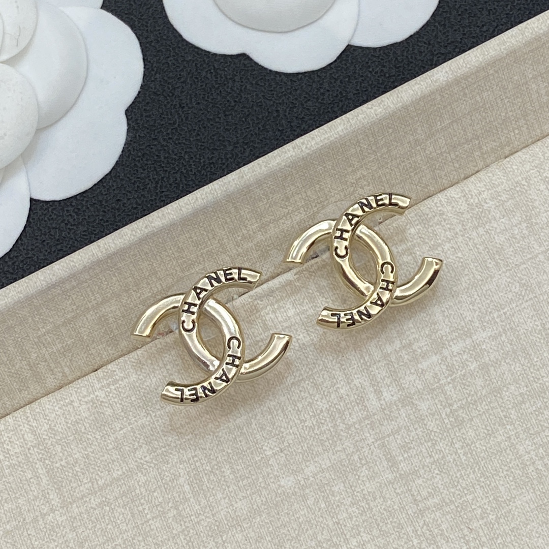 TOP CHANEL  Earrings - 2 Colors