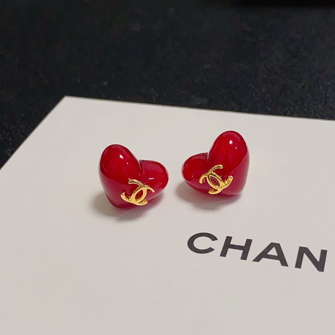TOP CHANEL Heart Earrings- Red