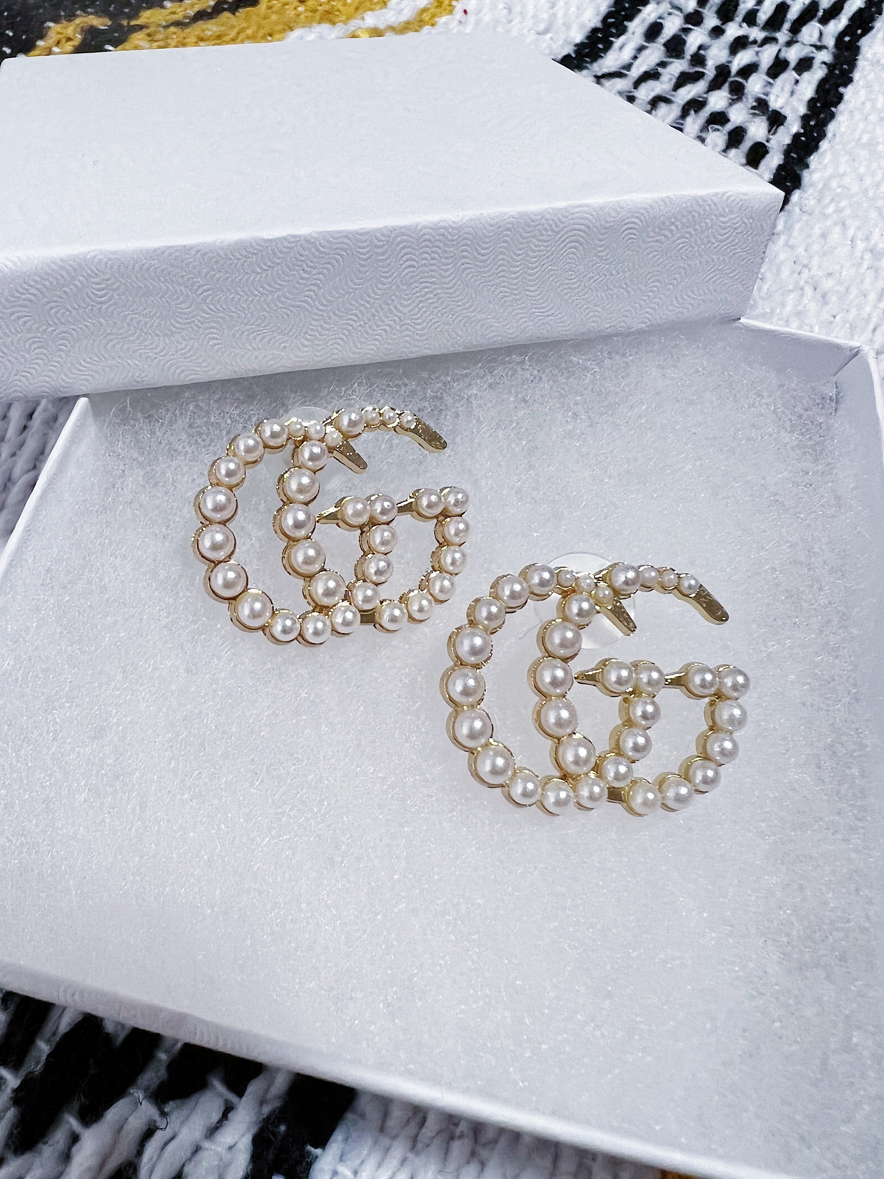 TOP GUCCI Stud Pearl Earrings
