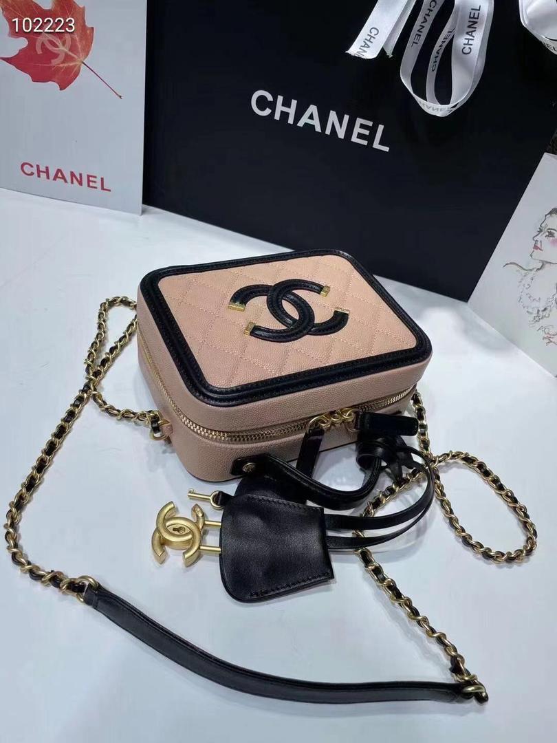 TOP CHANEL Vanity Case Bag  Small - Light Pink