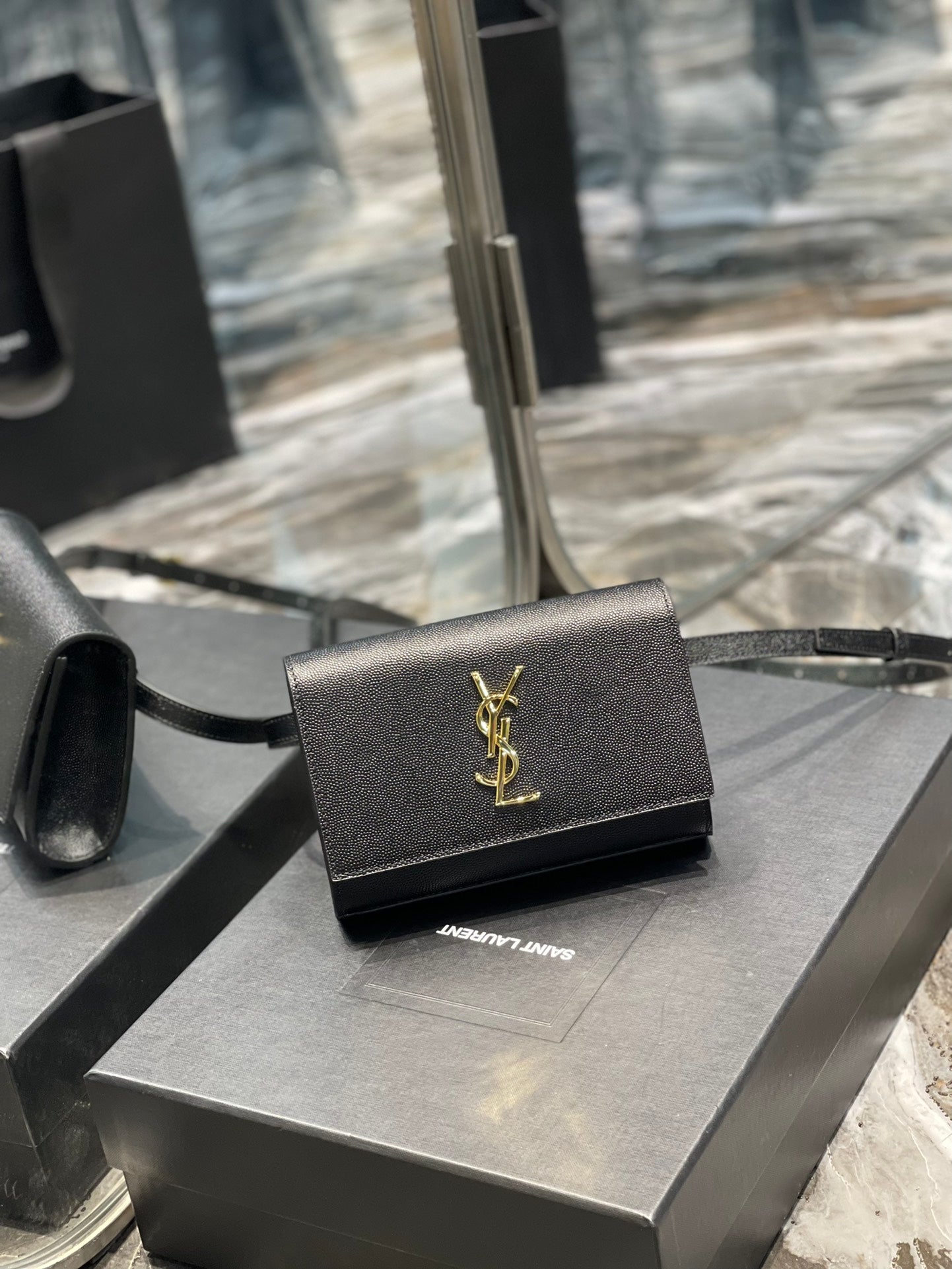 TOP Yves Saint Laurent YSL Kate Grainy Belt Bag 18×12×4.5cm - Black