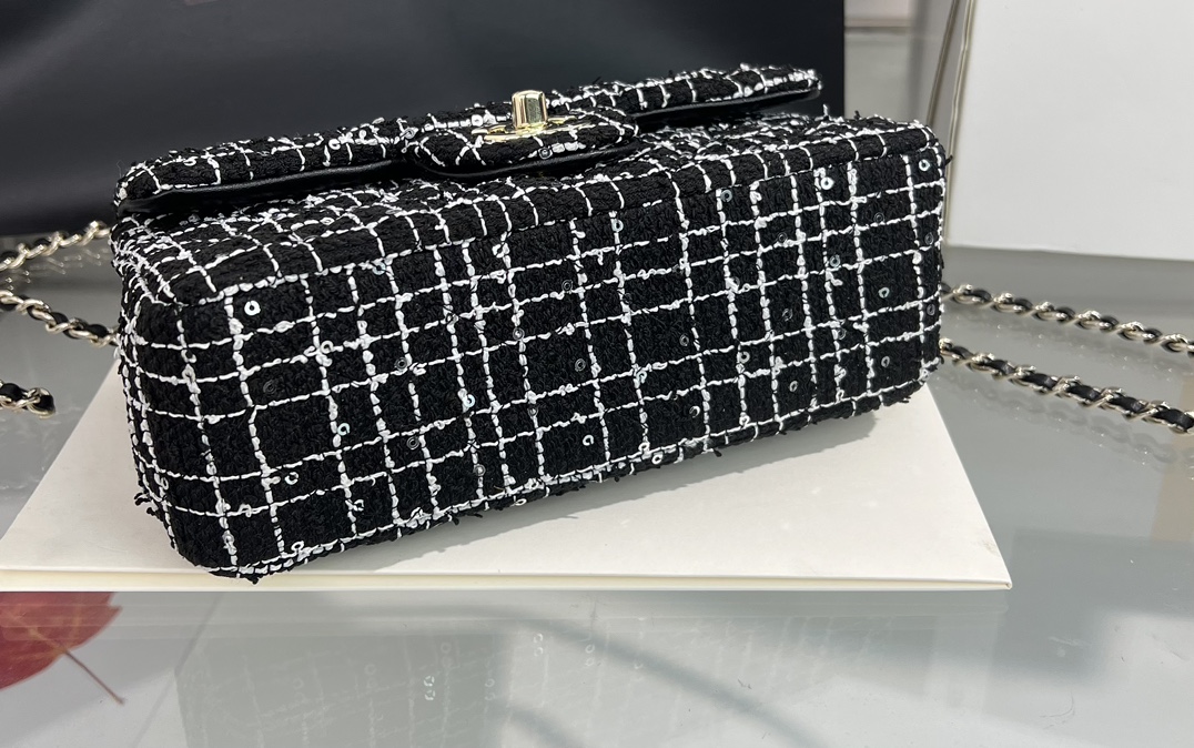 TOP CHANEL Handle Flap Bag 20×14×7cm - Black