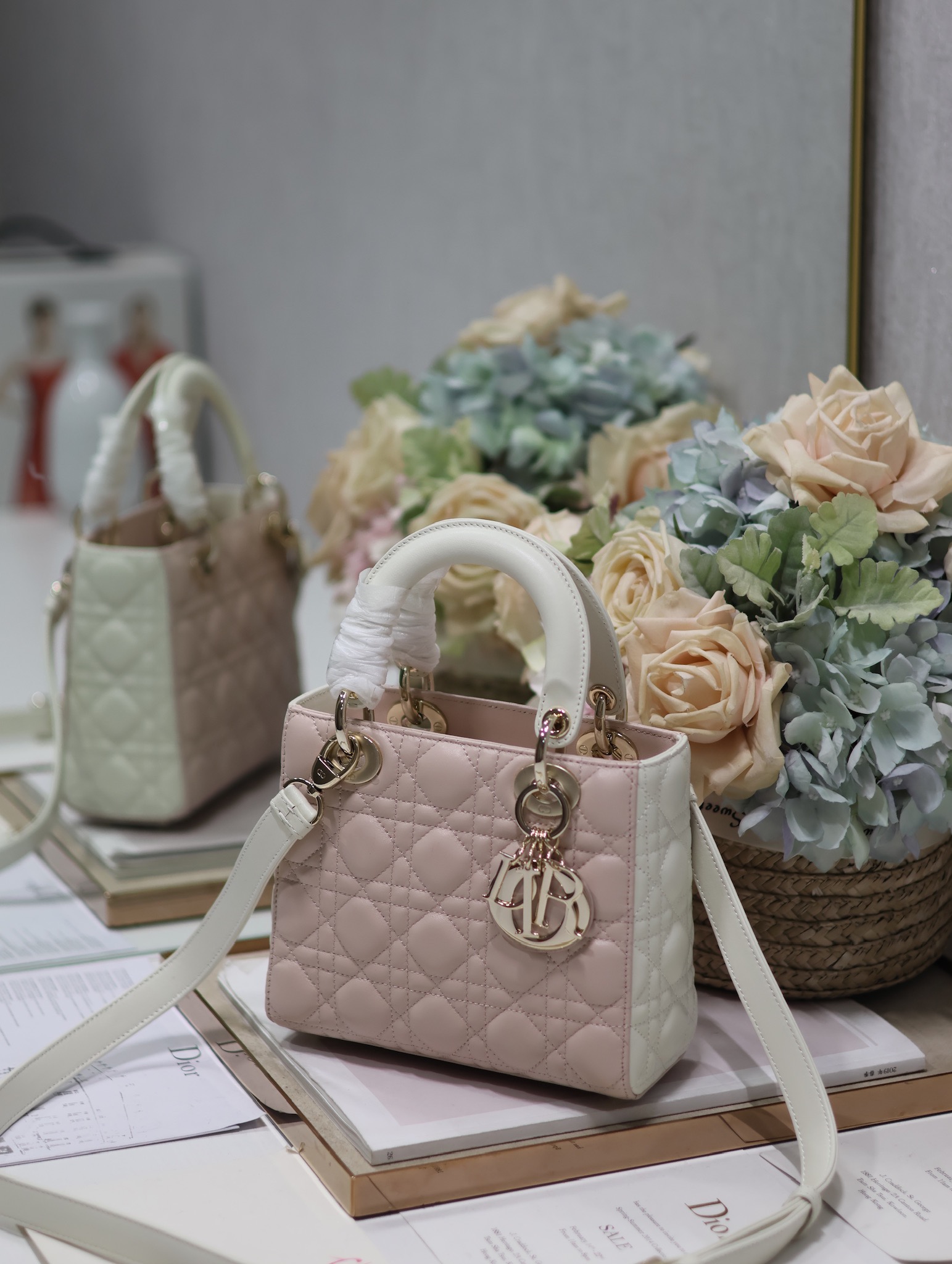 TOP Christian Dior Lambskin Lady Dior Bags - 3 Sizes&GHW - Pink Paired With White