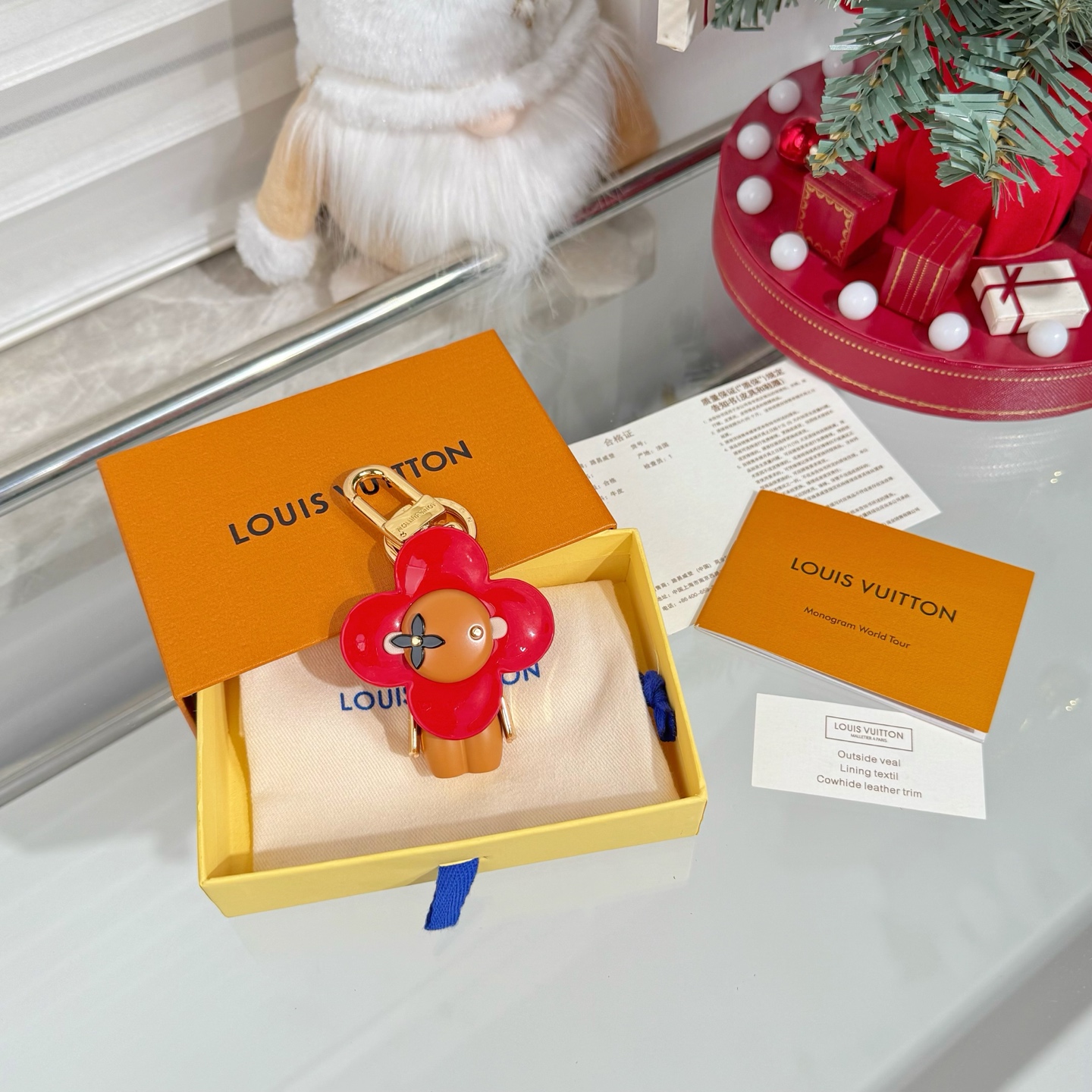 TOP Louis Vuitton LV  Vivienne Doll Pendant- Red