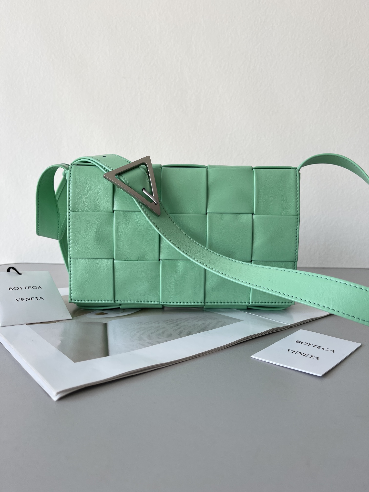 TOP Bottega Veneta BV Cassette Bags - 2 Colour