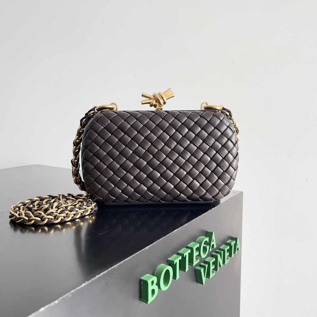 TOP Bottega Veneta BV Knot Bag with Chain 19x11.5x5cm - Brown