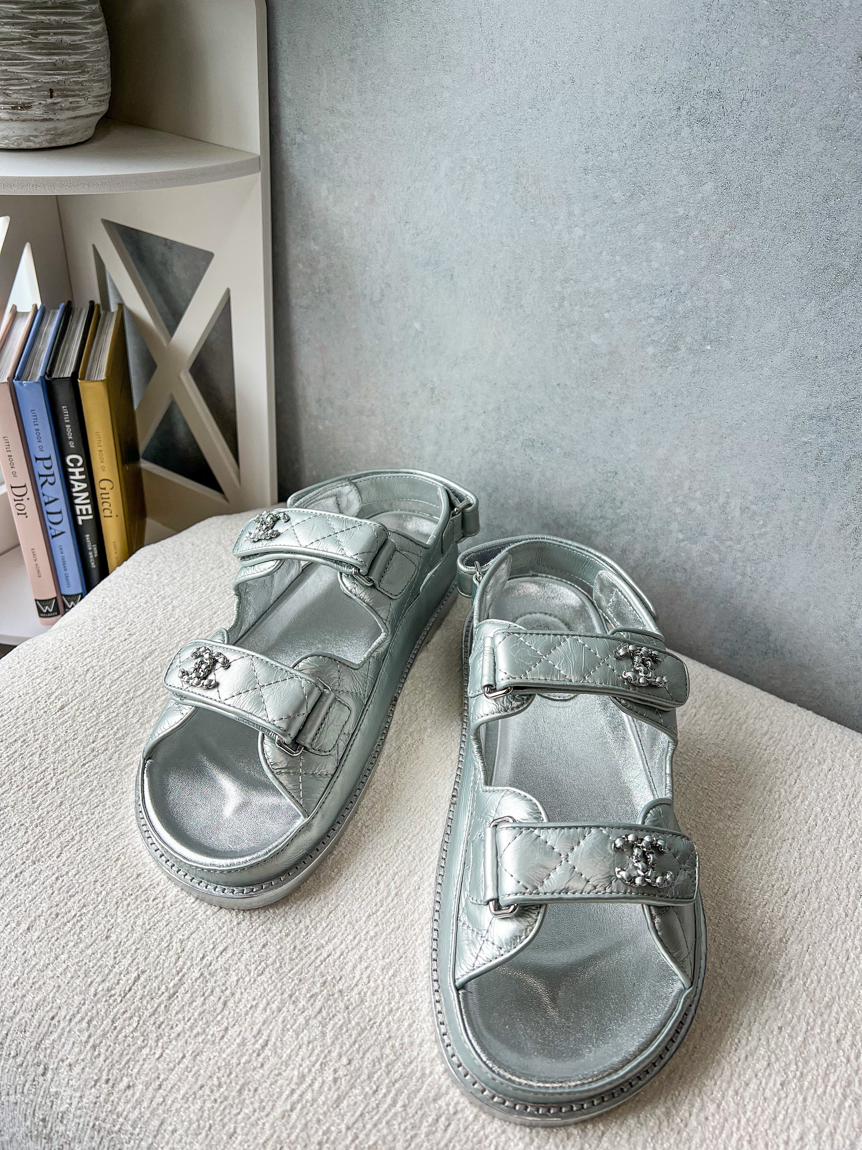 TOP CHANEL Dad Sandals - Metallic Silver