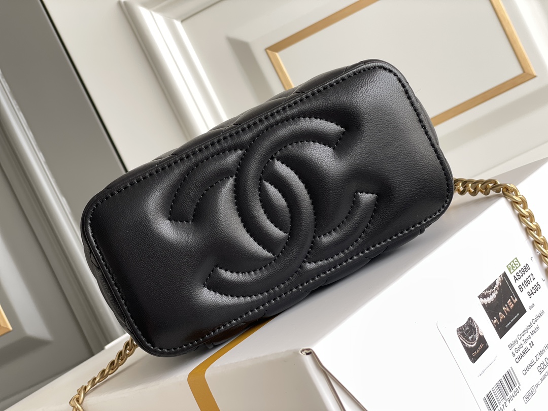 TOP CHANEL Enamel Buckle Chain Box 𝟗.𝟓*𝟏𝟕*𝟖 𝖼𝗆  - GHW