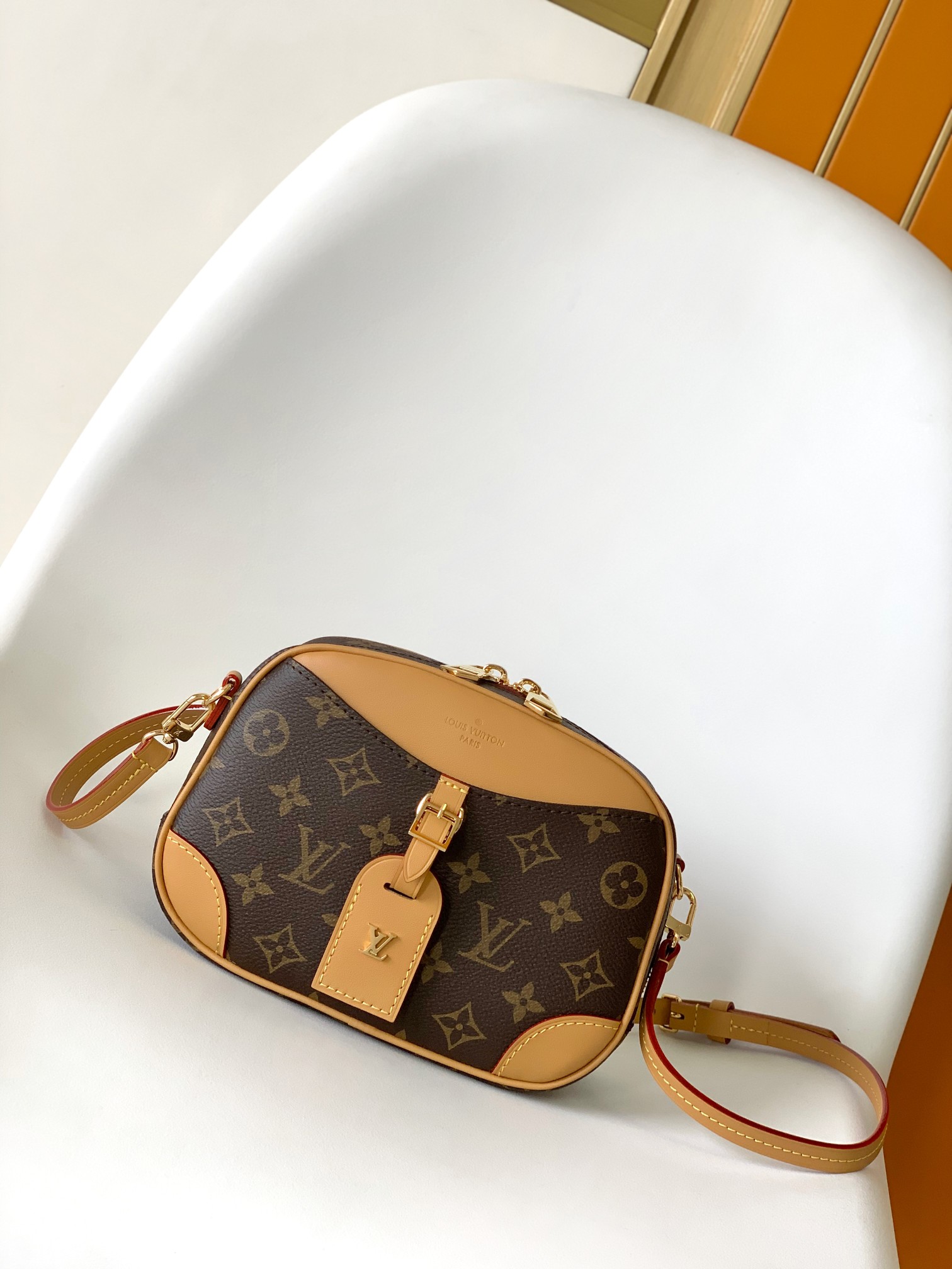 TOP Louis Vuitton LV Mini Lugage Handbag 22×15×7cm - Brown&GHW