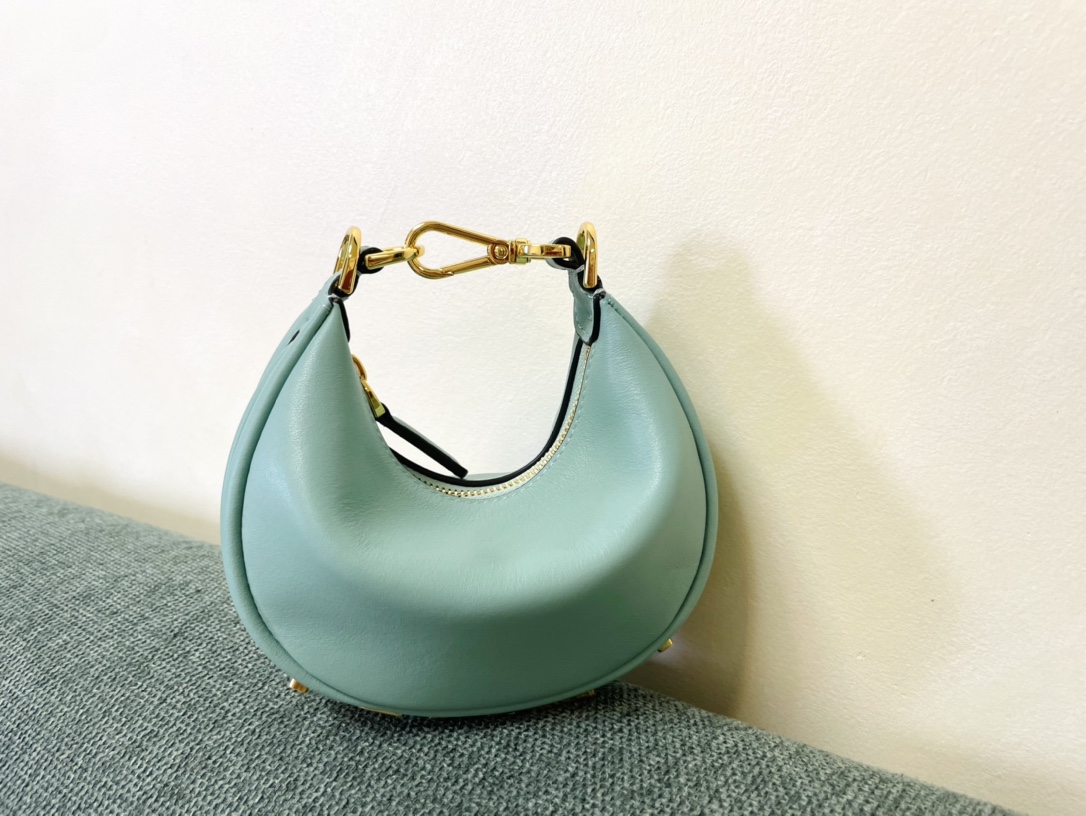TOP FENDI Graphy Bag 5×16.5×14 - Green