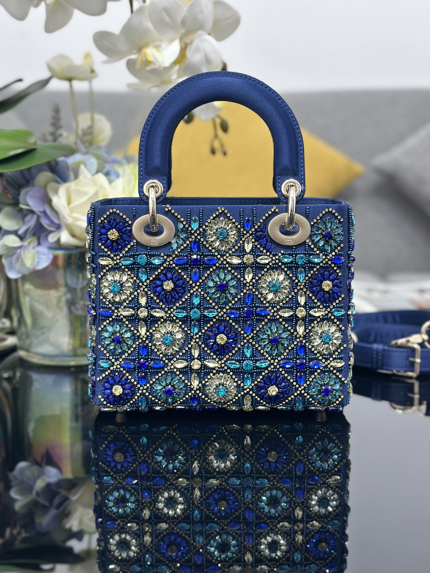 TOP Christian Dior Four Grid Embroidered Rhinestones Lady Christian Dior Bags 20*16.5*8 cm- Blue
