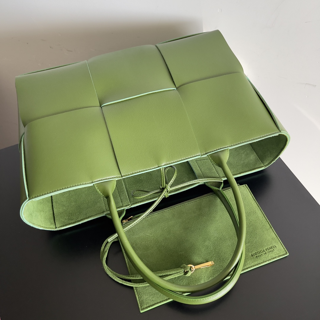 TOP Bottega Veneta BV Tote - Green