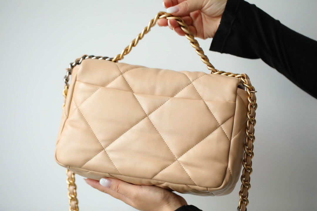 TOP CHANEL19 Bag Small 26cm - Beige