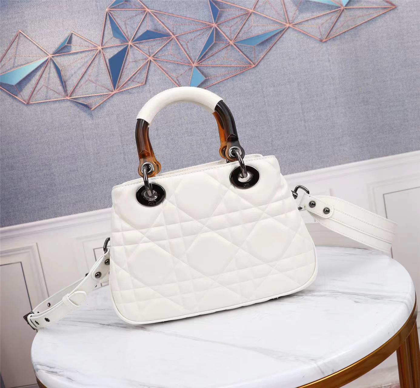 TOP Christian Dior Lady Christian Dior Bag Medium 24x18x10cm - White