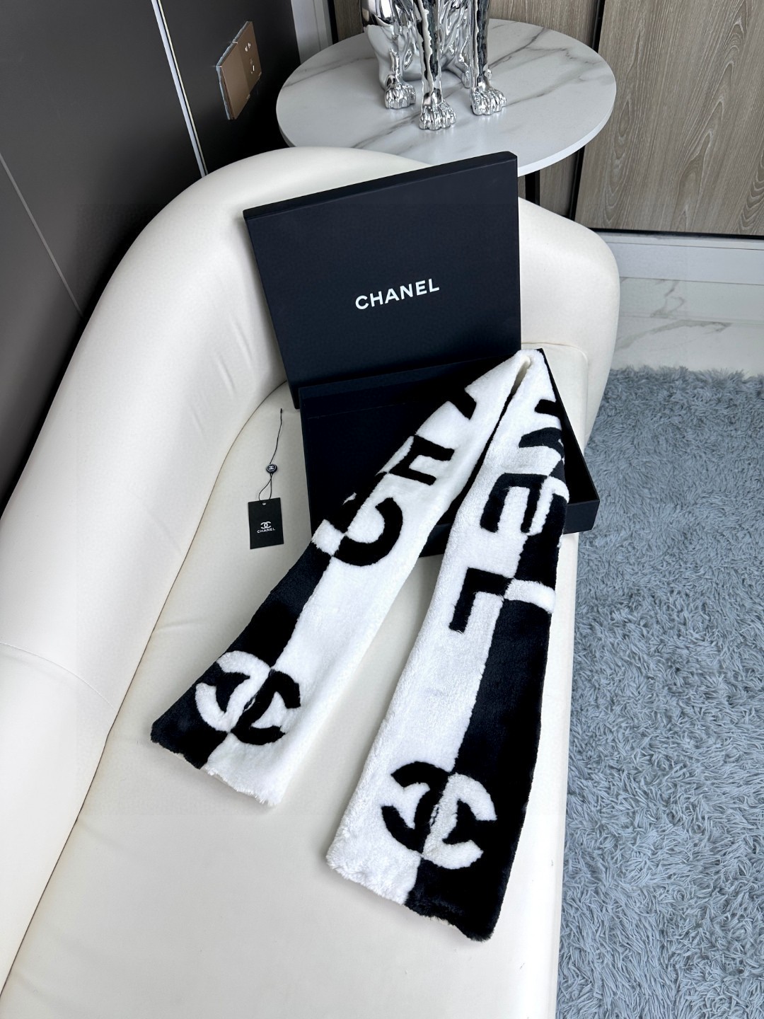 TOP CHANEL Scarf 20cm*120cm - White and Black