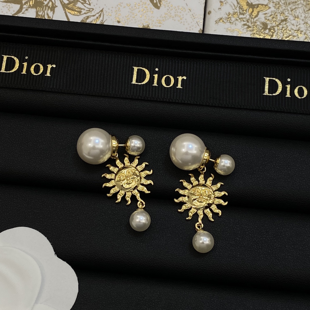 TOP Christian Dior Earrings with Pearl - Gold