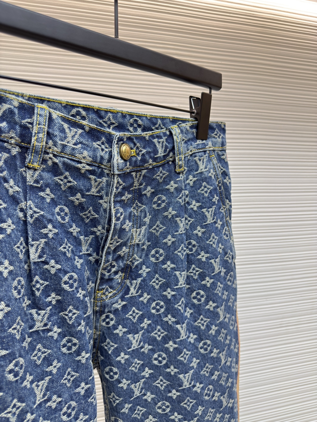 LOUIS VUITTON 提花满印缝边牛仔裤